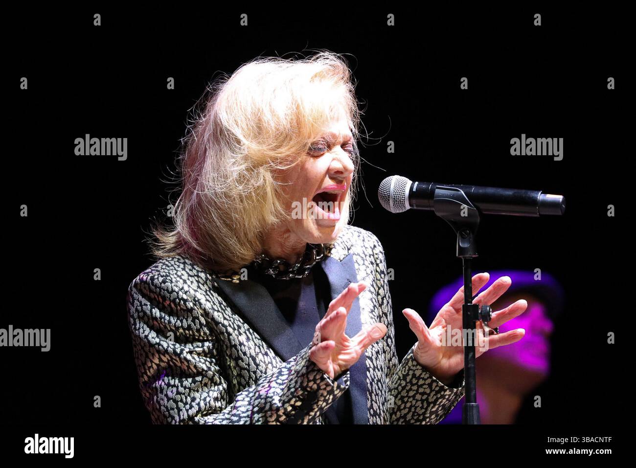 Torino, Italy. 11th May, 2025. The italian singer RITA PAVONE during ...