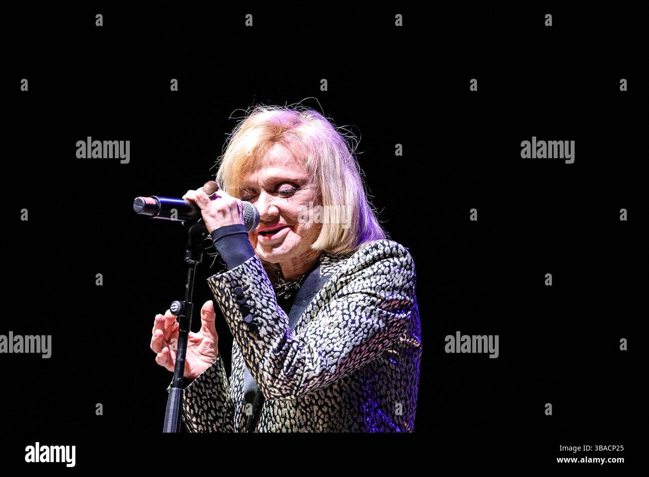 Torino, Italy. 11th May, 2025. The italian singer RITA PAVONE during ...