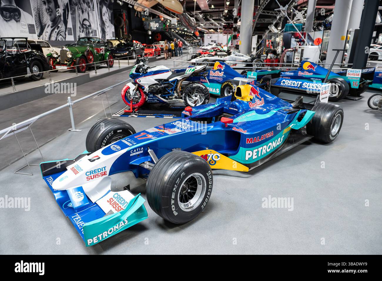 ミニカー SAUBER PETRONAS SHOWCAR 2002 F.MASSA Minichamps 1/43 Sauber Petronas Showcar 2002 Massa 400