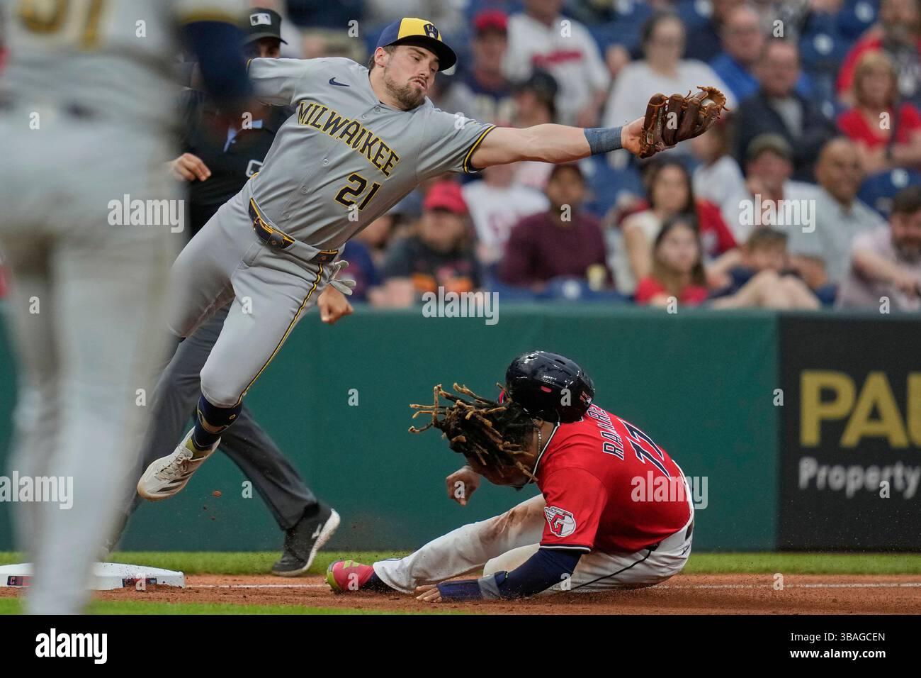 Milwaukee Brewers face seven-day layoff before World Series Milwaukee Brewers face seven-day layoff before World Series