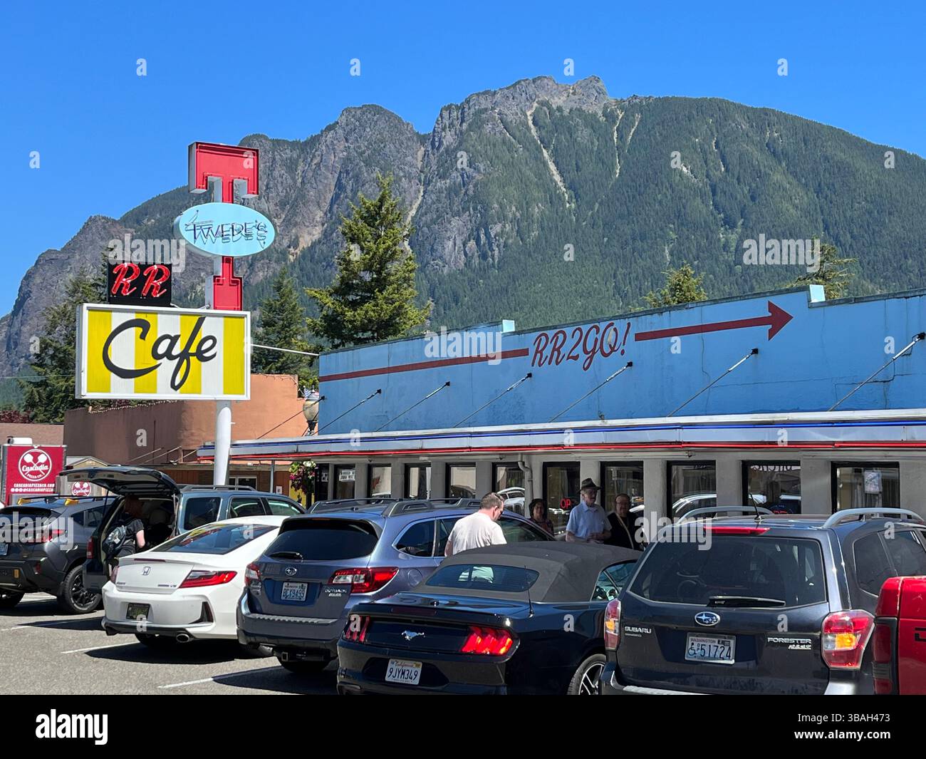 Twede's Diner, North Bend, Washington, USA, made famous in the Twin Peaks TV show, where it was called the Double R, with Mount Si behind. - Smartphone Captured Stock Image