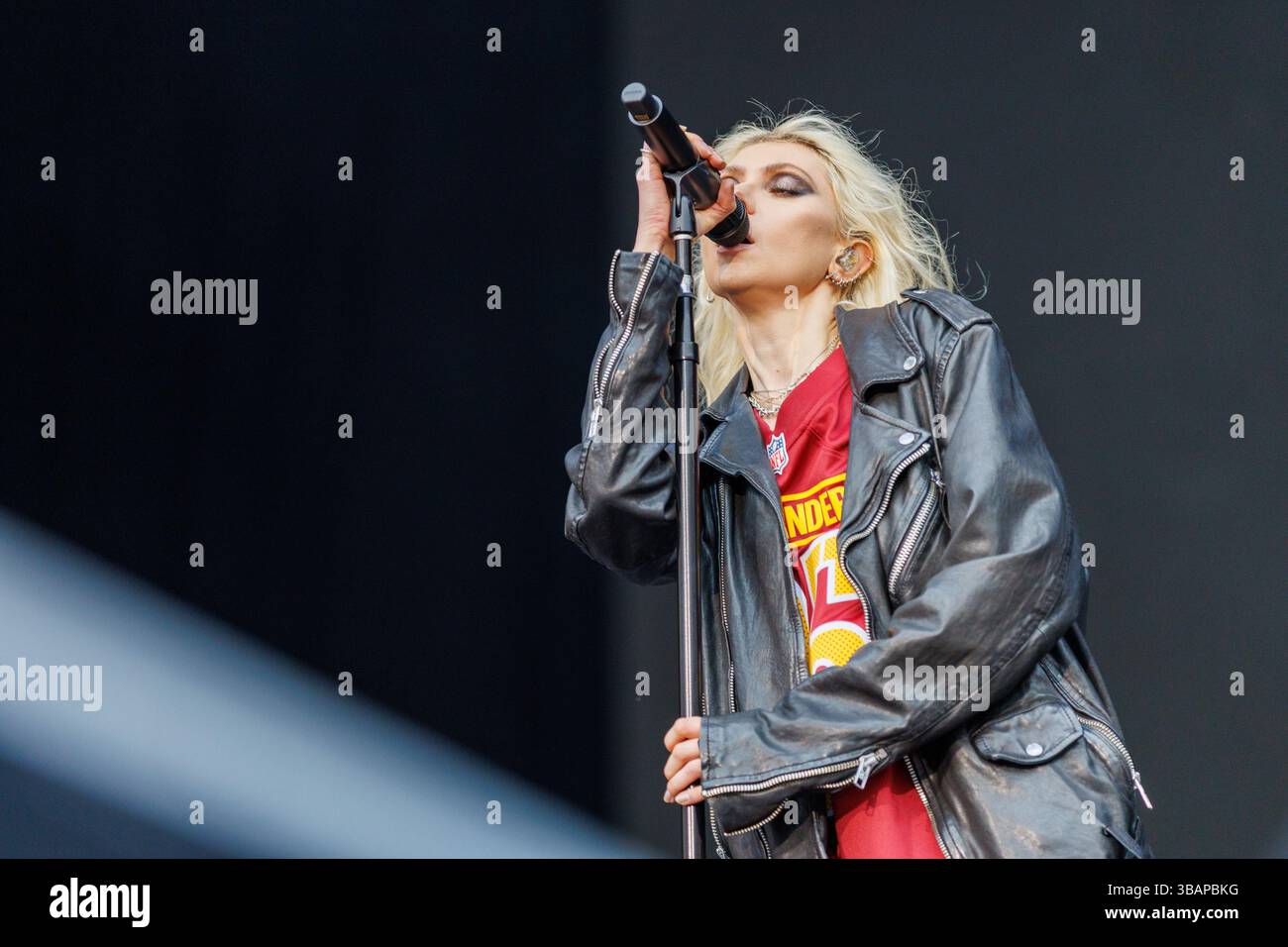 Landover, USA. 12th May, 2025. Taylor Momsen of The Pretty Reckless ...