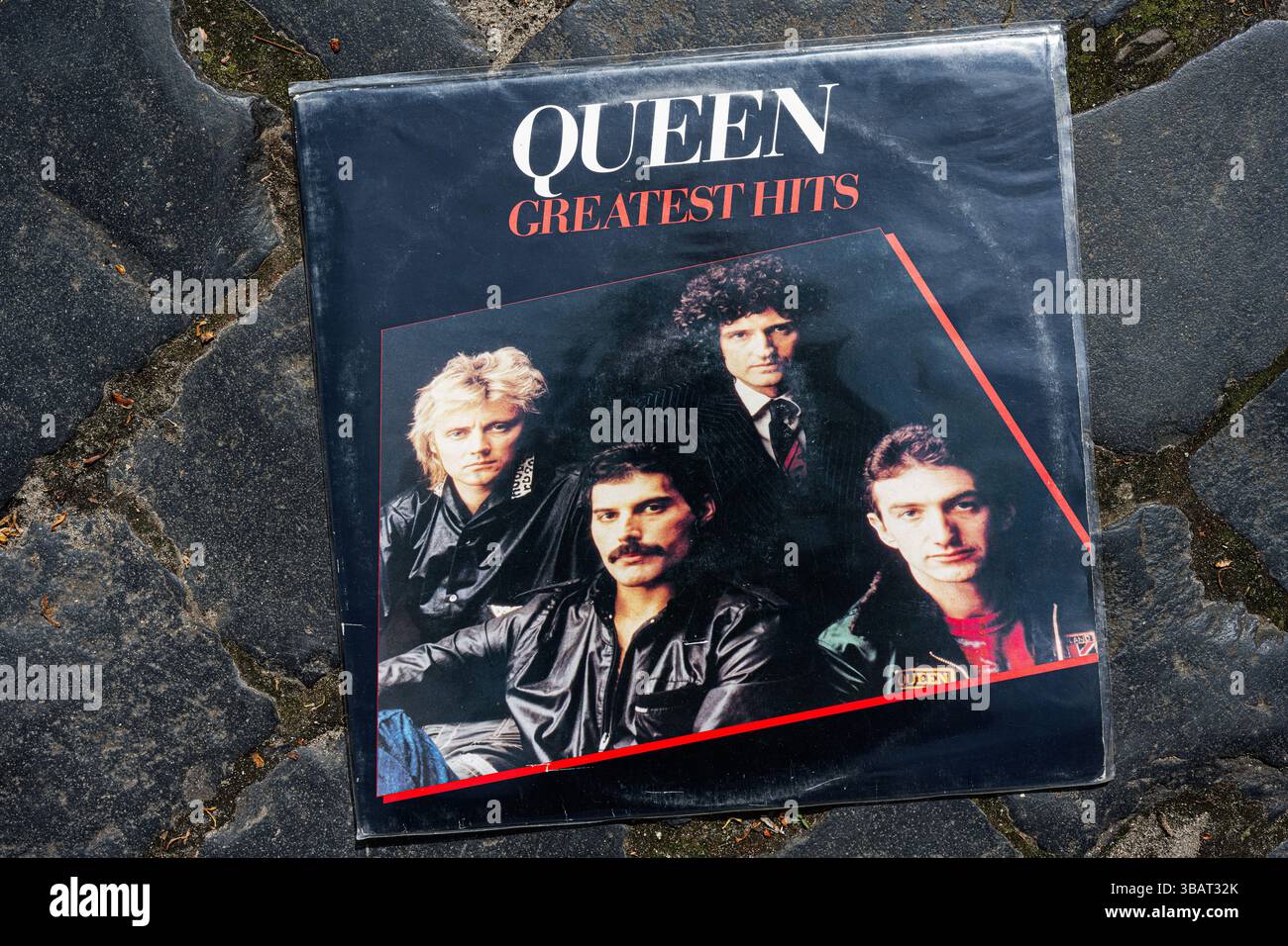 Queen band album hi-res stock photography and images - Alamy, image size:1300x956