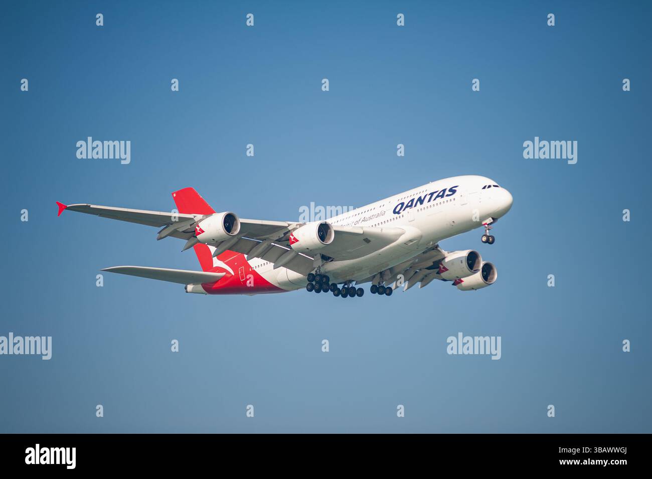 A qantas a380 airbus hi-res stock photography and images - Alamy