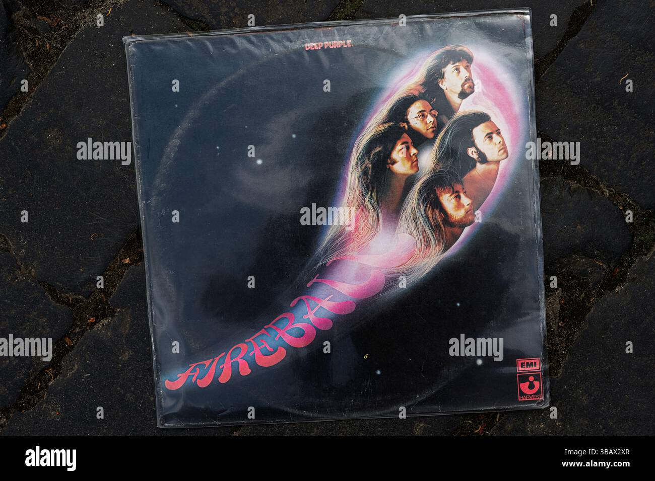 Deep purple band 1970s hi-res stock photography and images - Alamy