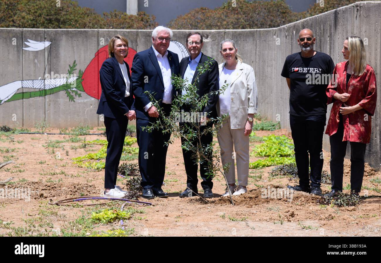 14 May 2025, Israel, Beeri (be'eri): Federal President Frank-Walter ...