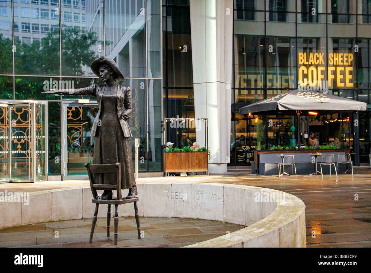Bronze city stone hi-res stock photography and images - Page