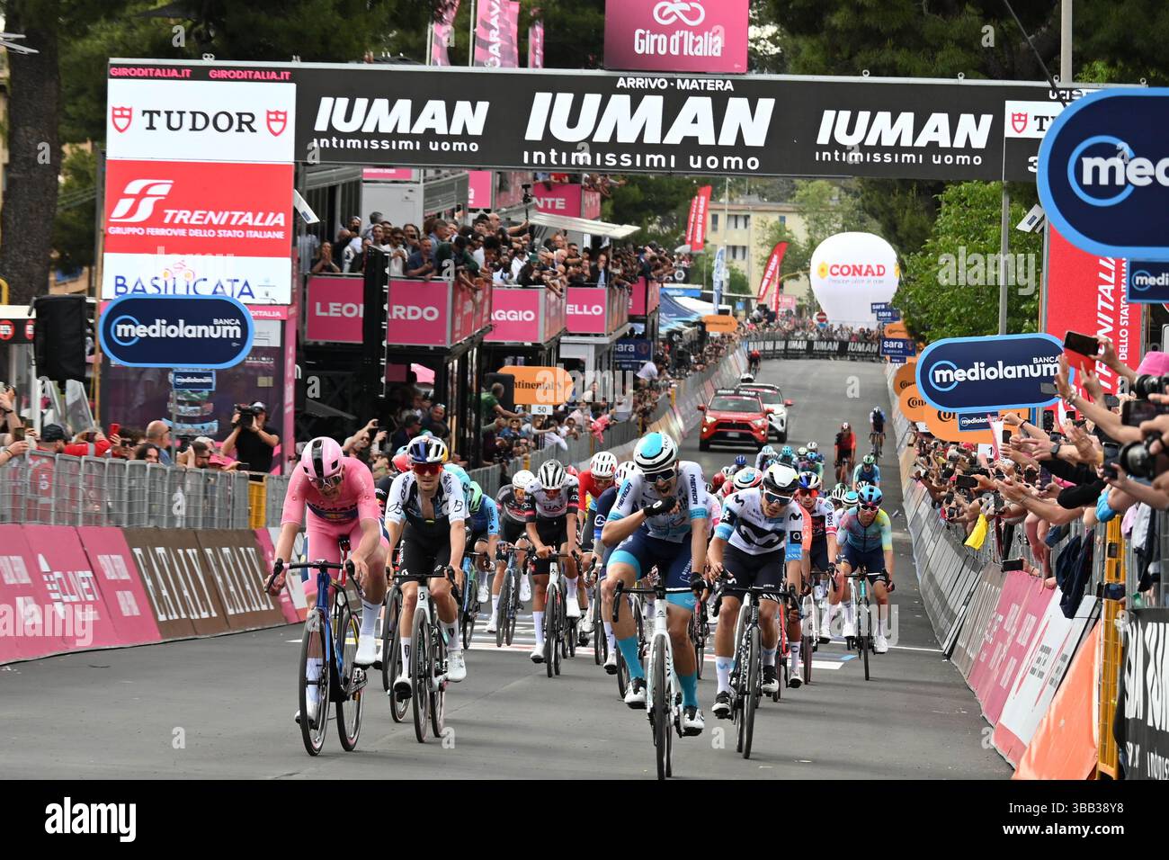 Mads Petersen (Lidl Treck) sprint during Stage 5 Ceglie Messapica Giro De Italia 2025