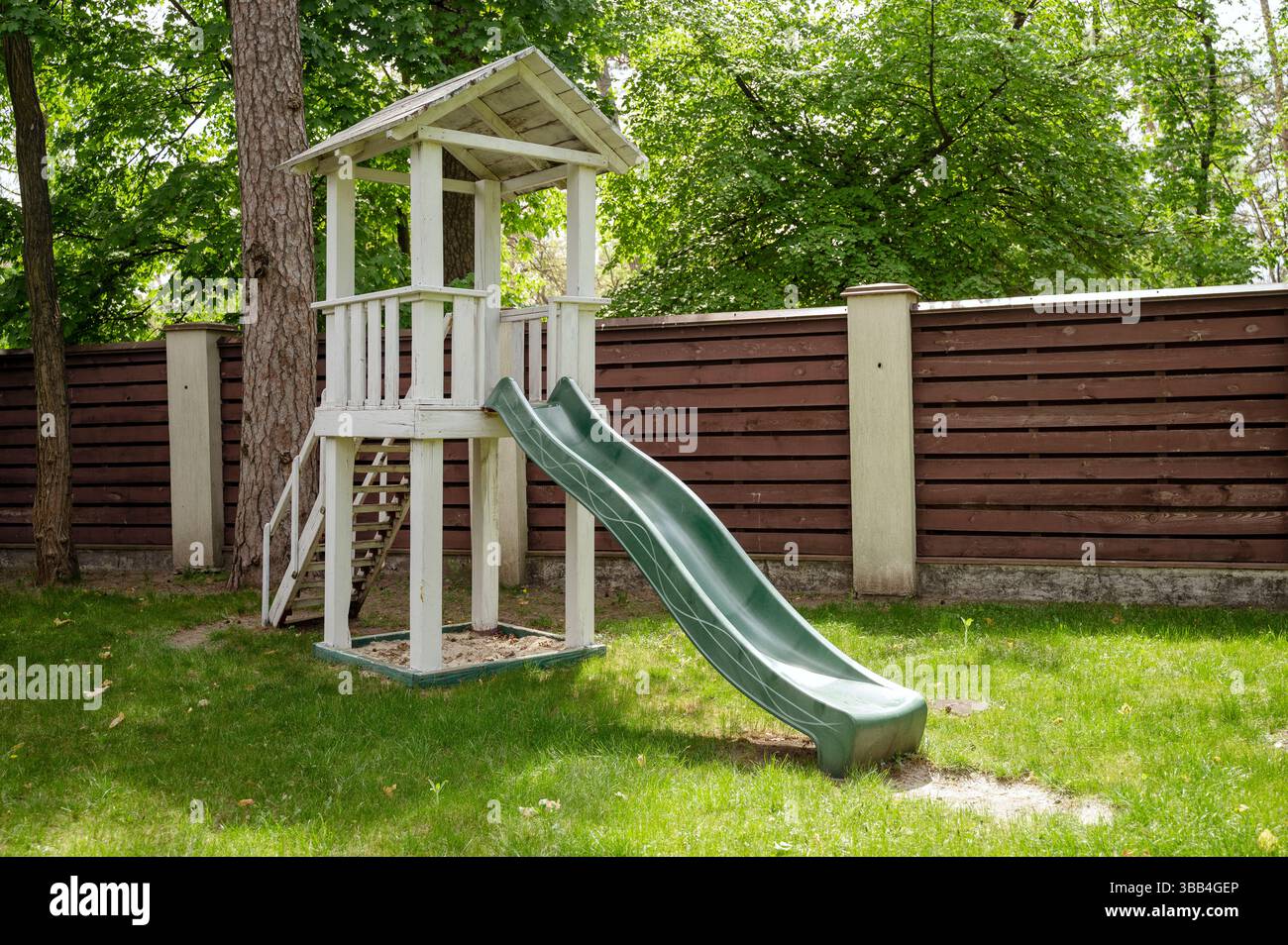 Children community garden hi-res stock photography and images - Alamy