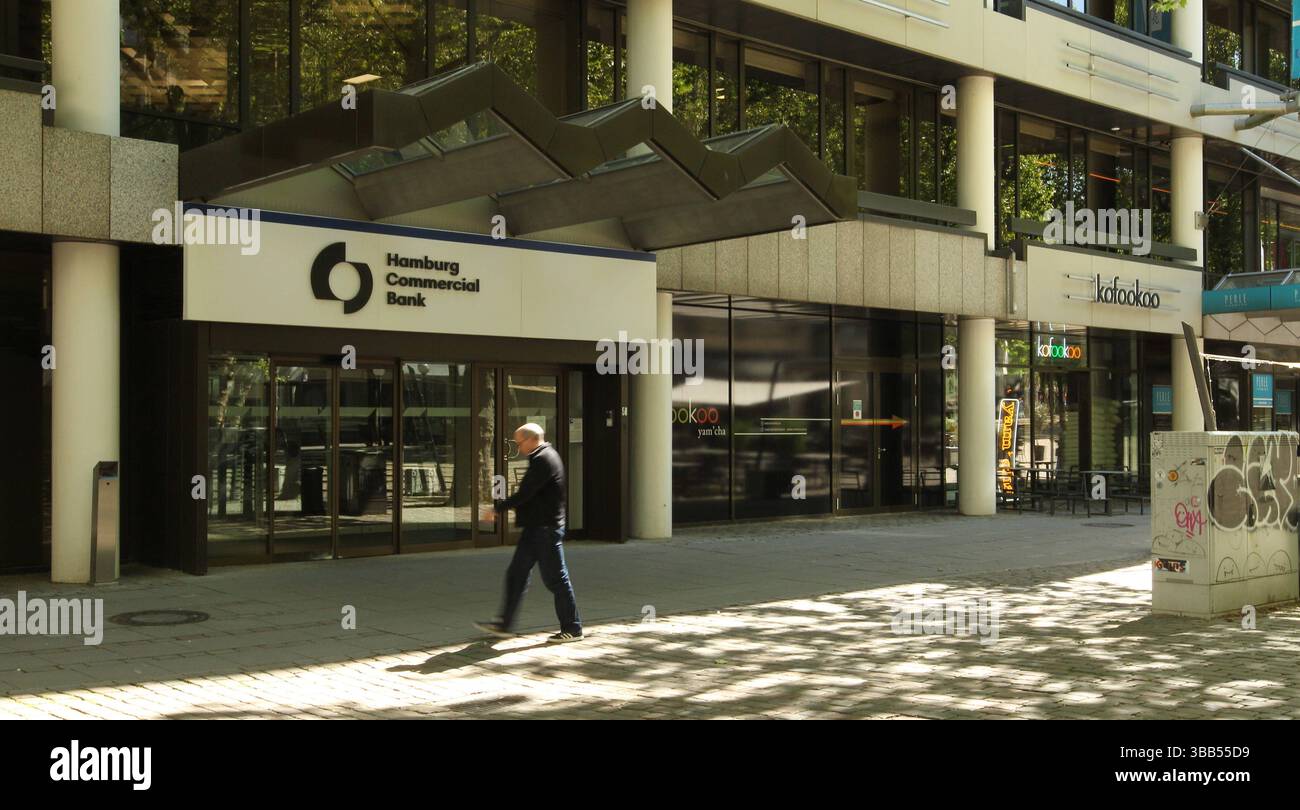 Sitz der Hamburg Commercial Bank AG HCOB am Gerhart-Hauptmann-Platz ...