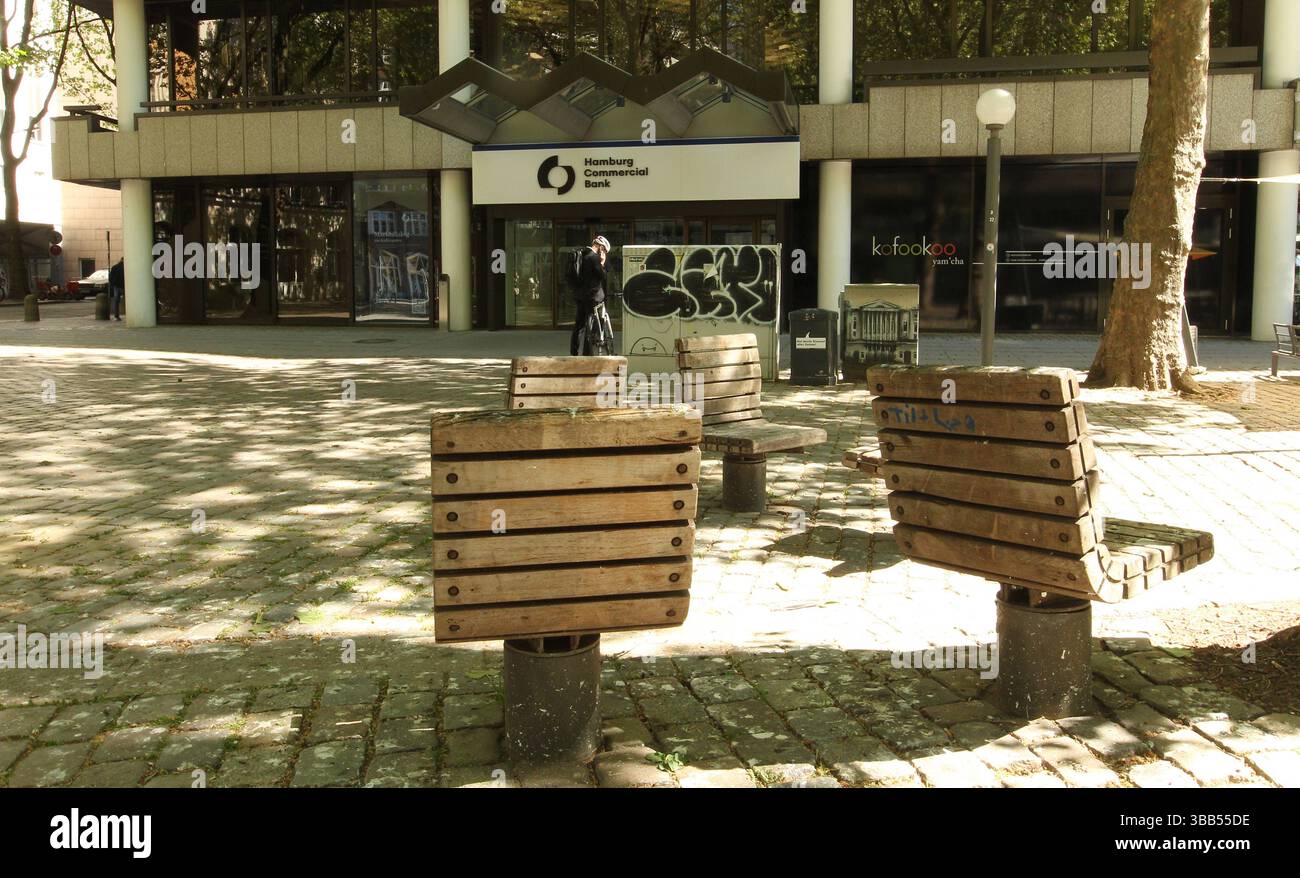 Sitz der Hamburg Commercial Bank AG HCOB am Gerhart-Hauptmann-Platz ...