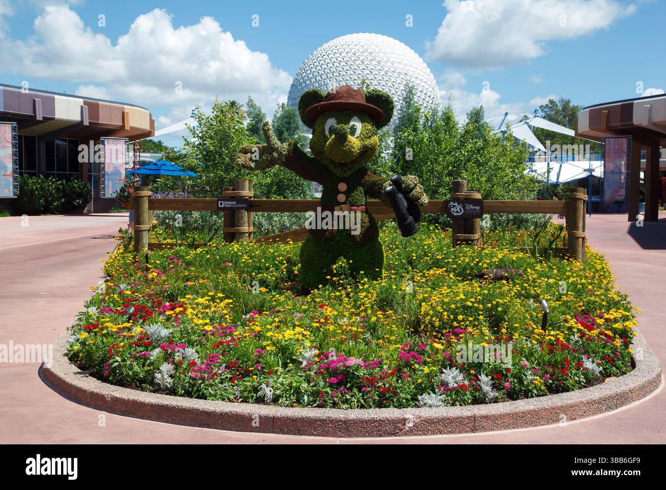 The Bear cartoon character at the flower and garden topiary festival ...