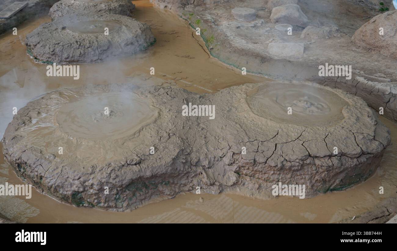 Beppu Jigokudani (Hell Valley) – Volcanic Hot Springs and Geothermal ...