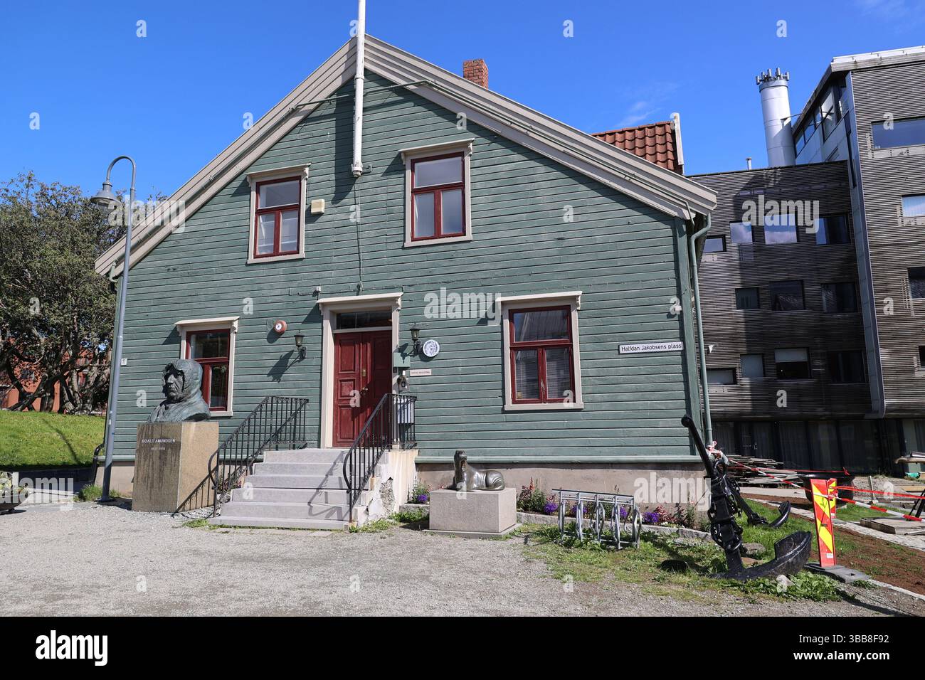 Norway polar museum bust roald hi-res stock photography and images - Alamy