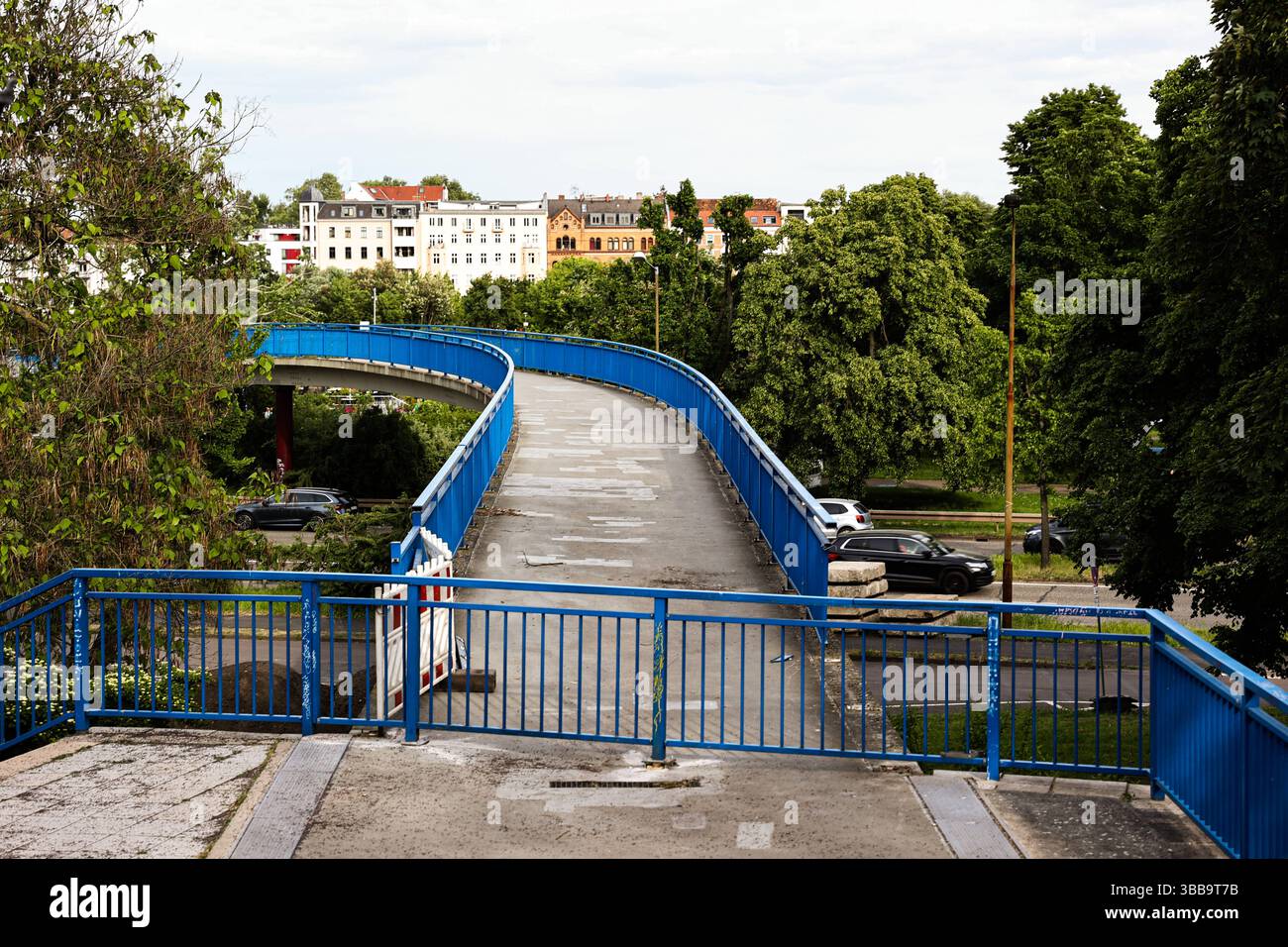 Abriss der Fußgängerbrücke am Petriförder in Magdeburg Sachsen-Anhalt ...