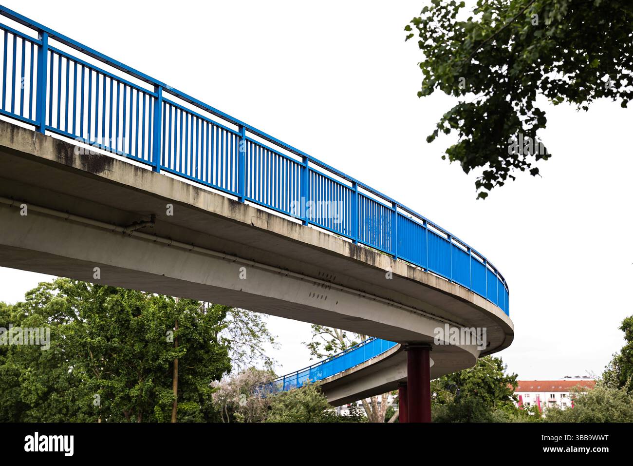Abriss der Fußgängerbrücke am Petriförder in Magdeburg Sachsen-Anhalt ...