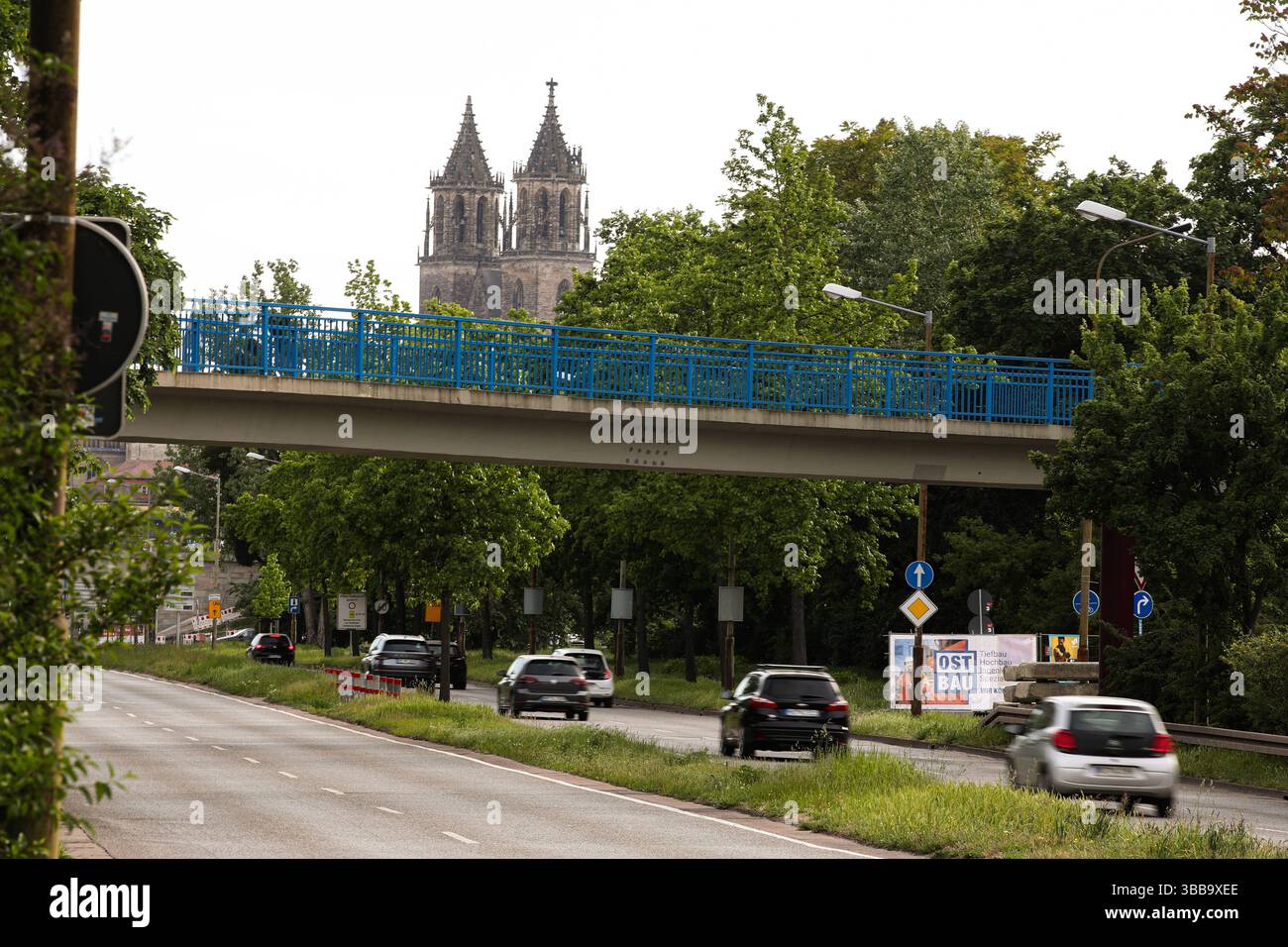 Abriss der Fußgängerbrücke am Petriförder in Magdeburg Sachsen-Anhalt ...