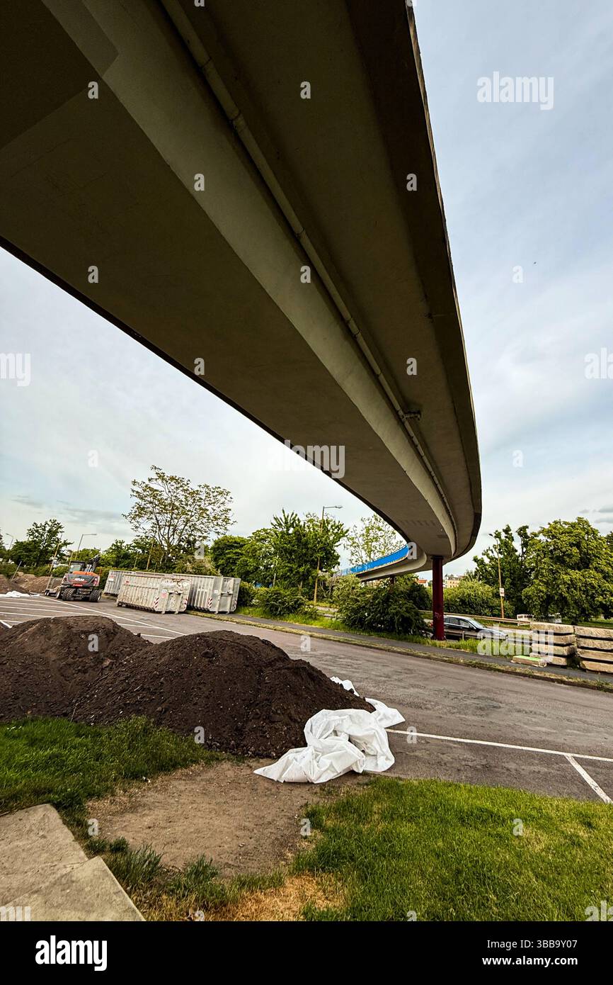 Abriss der Fußgängerbrücke am Petriförder in Magdeburg Sachsen-Anhalt ...