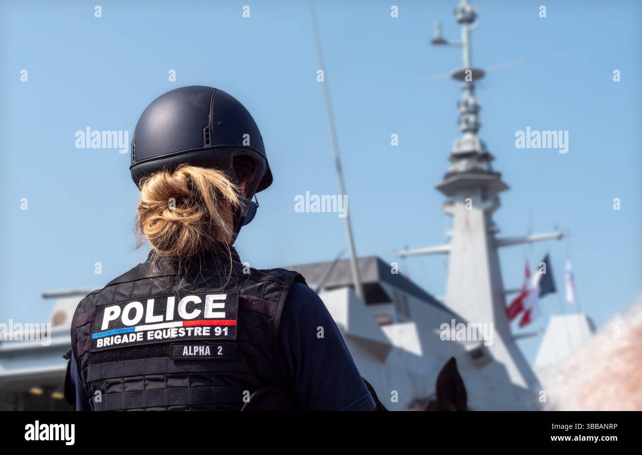 Female french police officer hi-res stock photography and images - Alamy