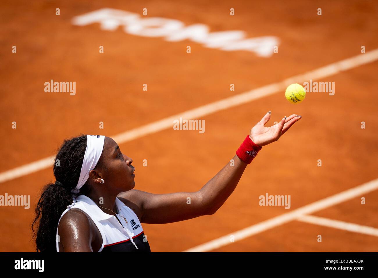 Coco Gauff Defeats Mirra Andreeva Final A Battle of Momentum and Resilience