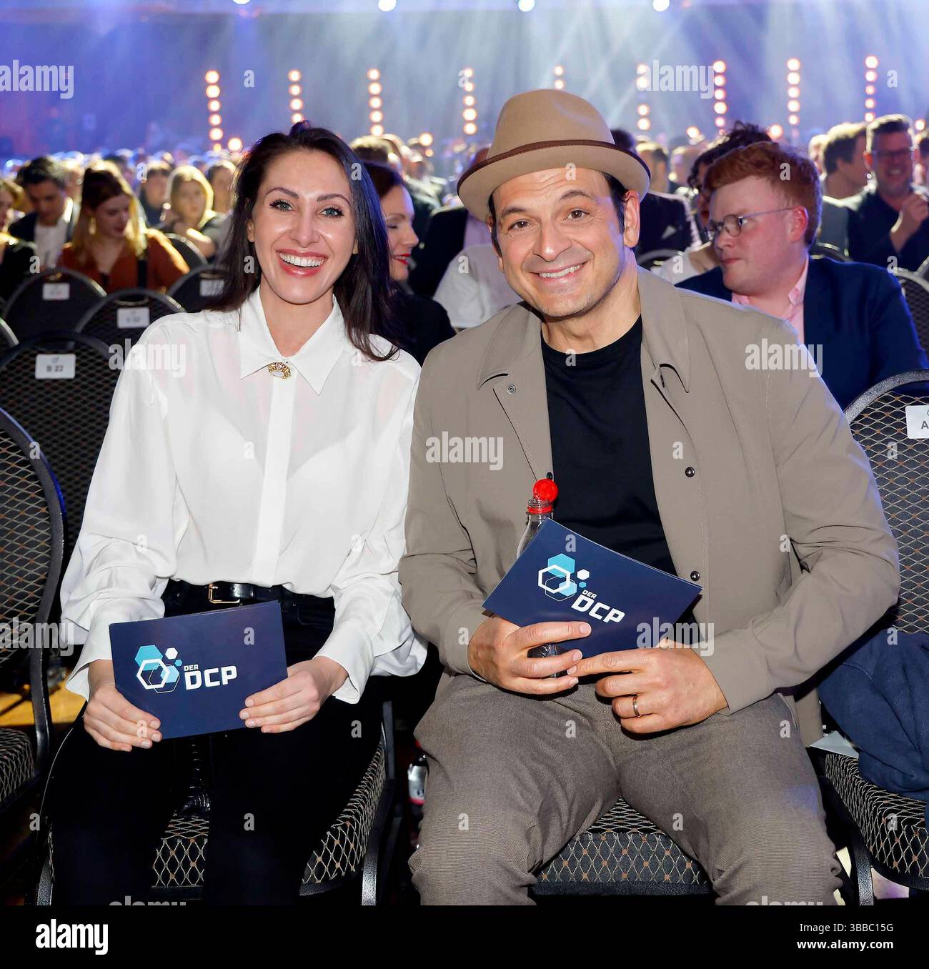 Jasmin Gnu und Kaya Yanar beim Deutschen Computerspielpreis 2025 ...