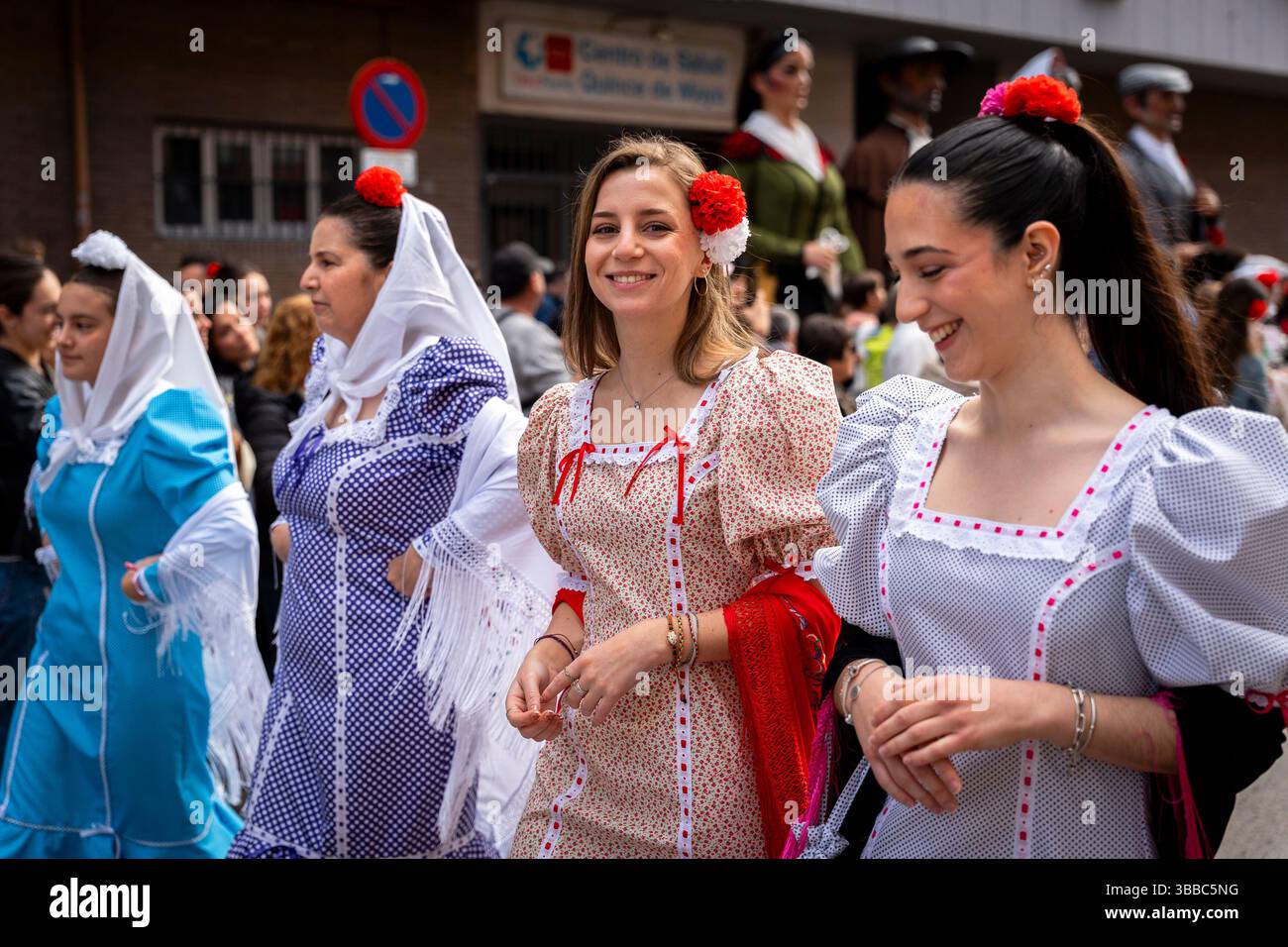 People Wearing The Traditional Madrid Costumes Known As chulapa 