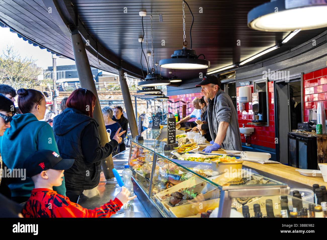 Chummys seafood stall hi-res stock photography and images - Alamy