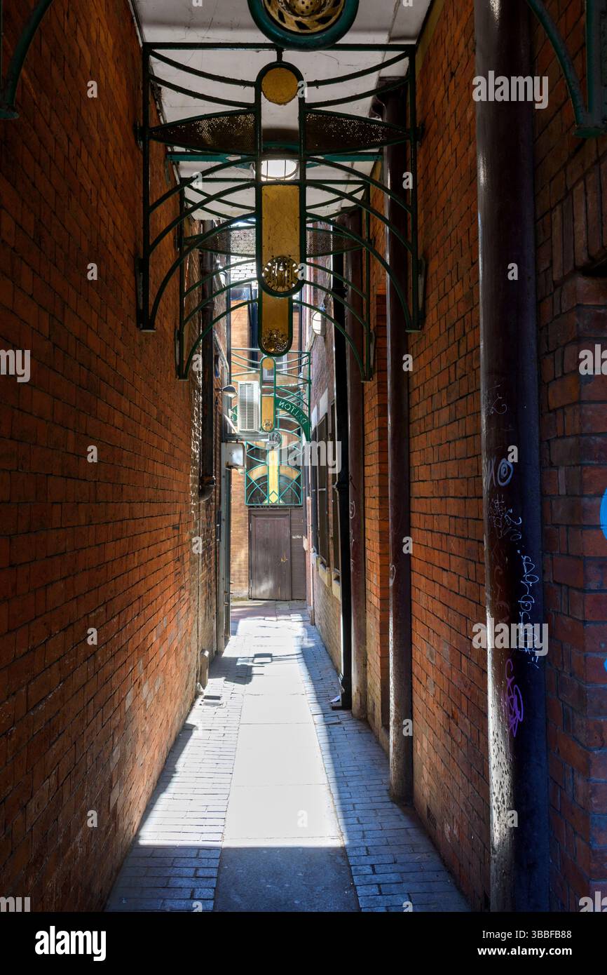 Dalton Entry, a narrow passageway commemorating the great scientist John Dalton, Manchester, England, UK. Stock Photo