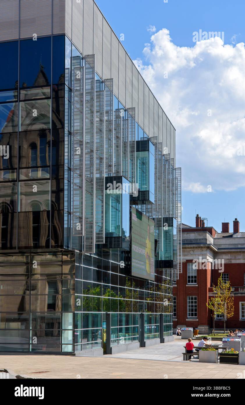 Alan Gilbert Learning Commons building, Manchester University campus, off Oxford Road, Manchester, England, UK Stock Photo