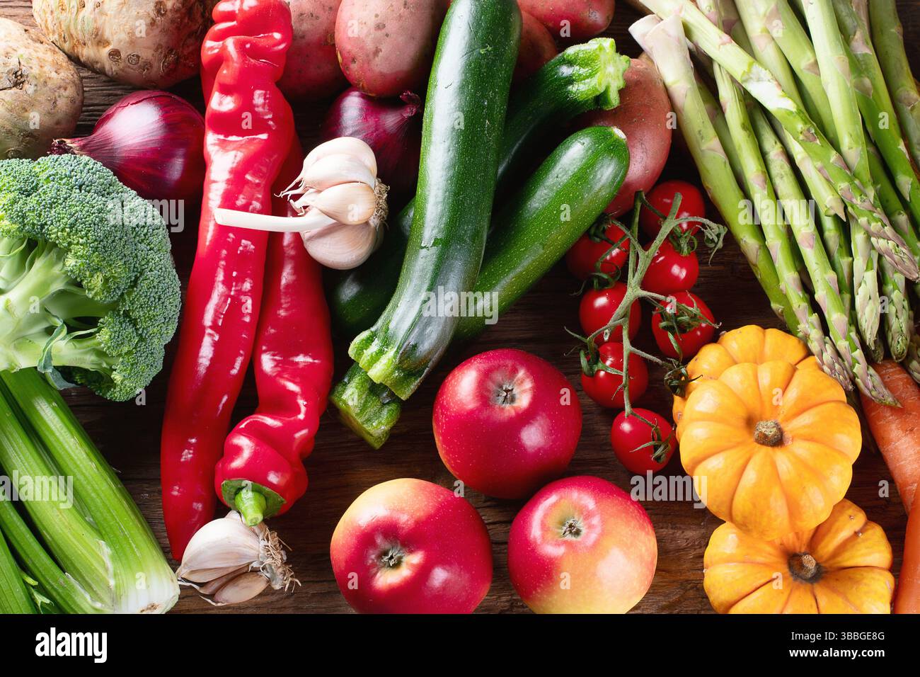 Various raw vegetables top view hi-res stock photography and images - Alamy