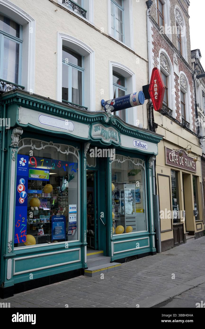 Tobacconist shop tobacco hi-res stock photography and images