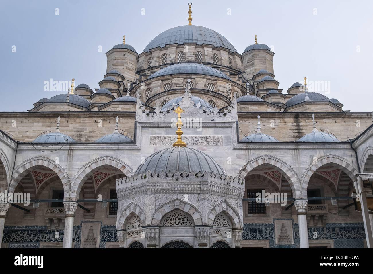 Blue or Sultan Ahmed mosque in Istanbul Turkey. Exterior of the Blue ...