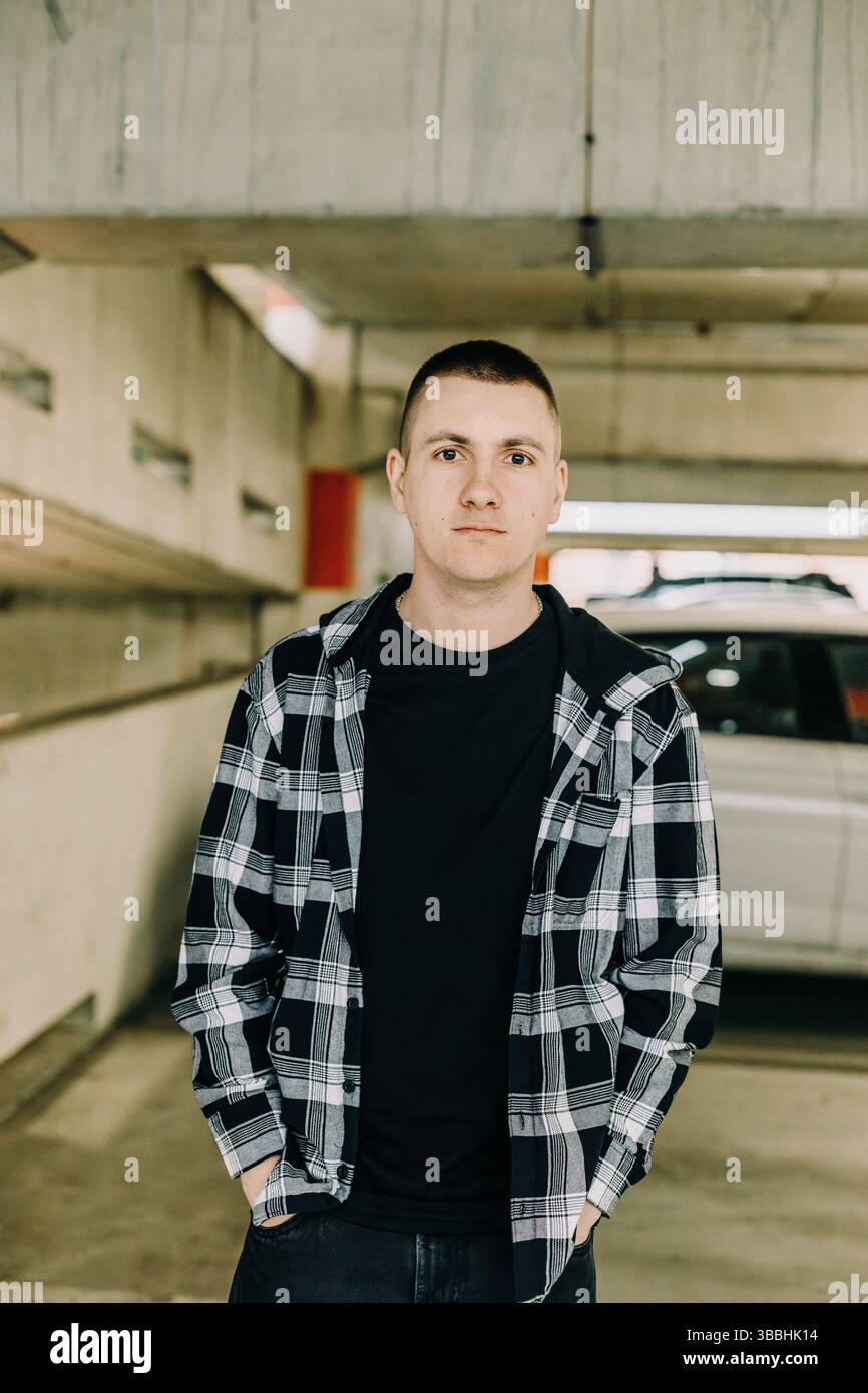 Standing man in plaid hi-res stock photography and images - Alamy