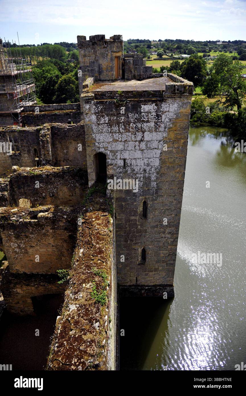 Bodiam Castle ist eine gut erhaltene Burgruine aus dem 13ten ...