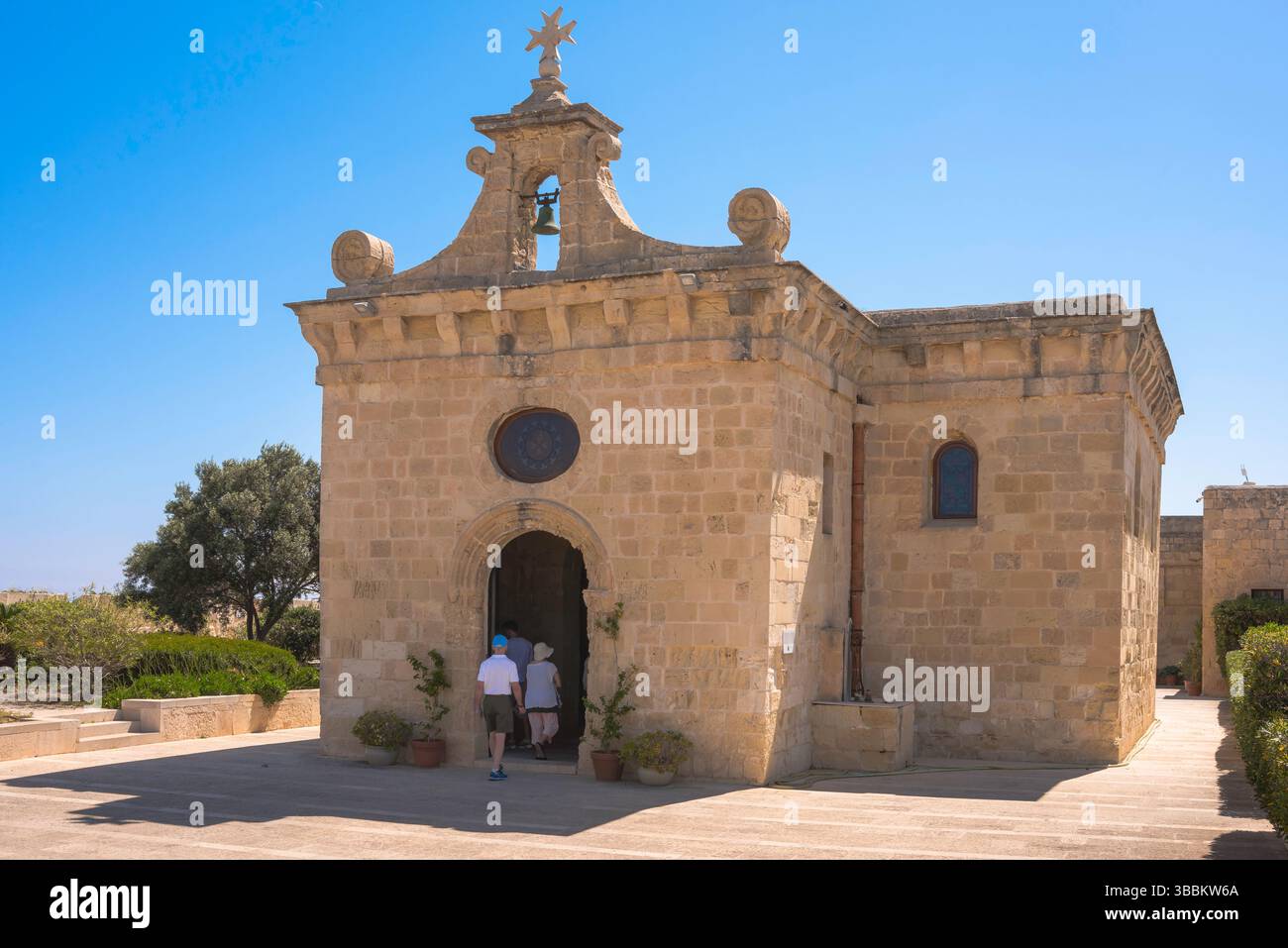 St Anne Chapel Malta, view in summer of the St Anne Chapel sited within the historic defensive complex of Fort St Angelo, Vittoriosa (Birgu), Malta Stock Photo