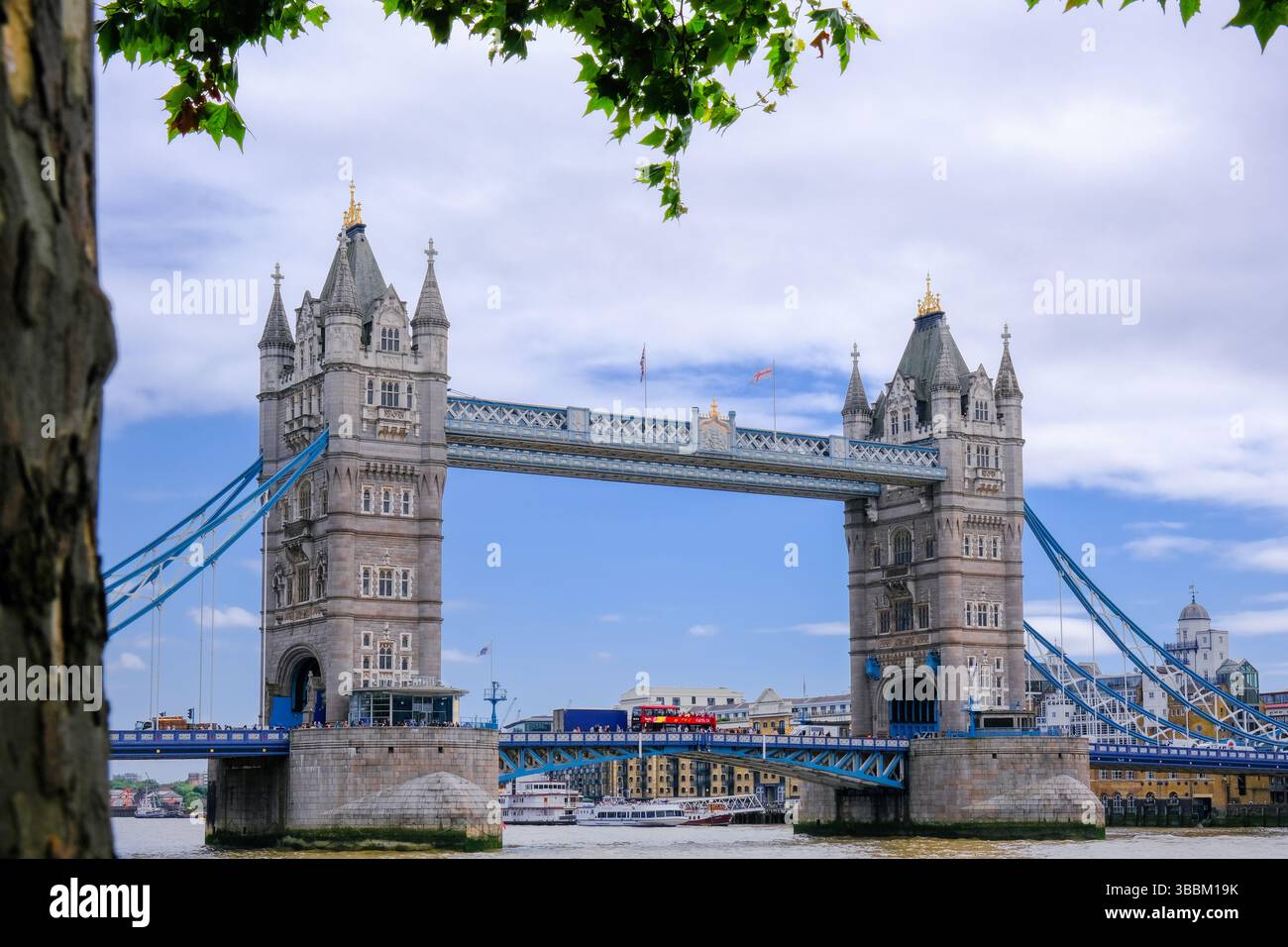 Tower Bridge , Londra'da bulunan ve 1886 ile 1894 yılları arasında inşa edilen, Horace Jones tarafından tasarlanıp John Wolfe Barry tarafından Henry M Stock Photo