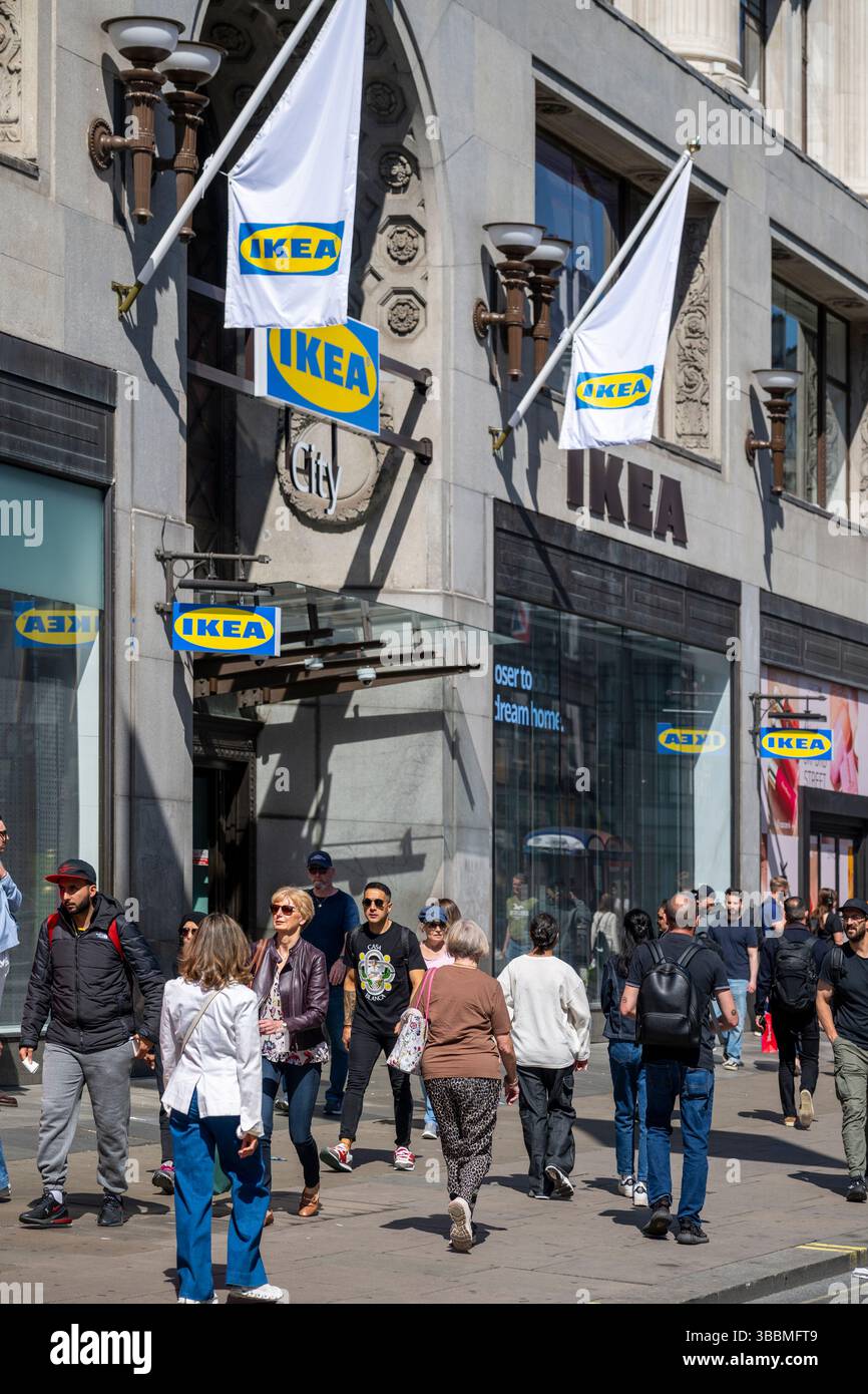 London, UK. 16 May 2025. The exterior of the former Top Shop flagship ...