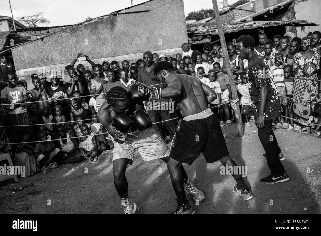 African Boxing Ropes Boxing in Katanga area, Kampala, Uganda, Africa Stock Photo - Alamy