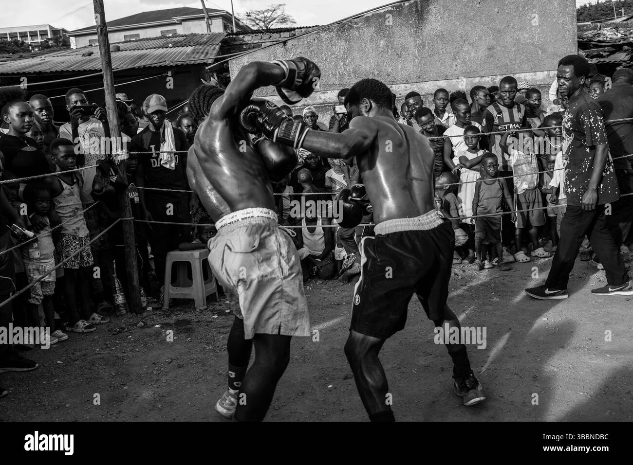 African Boxing Ropes Boxing in Katanga area, Kampala, Uganda, Africa Stock Photo - Alamy