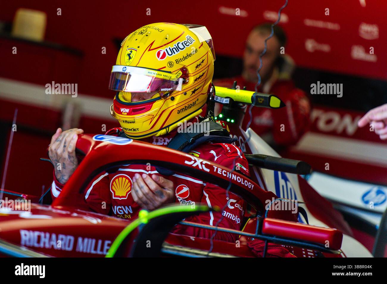 Imola, Bo/Italia, Italy. 16th May, 2025. Hamilton in the box during the Emilia-Romagna Grand Prix at Autodromo Internazionale Enzo e Dino Ferrari. Credit: Nicolo Farina/ZUMA Press Wire/ZUMA Wire/Alamy Live News Stock Photo