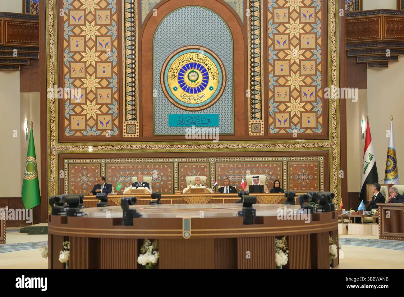 Arab leaders attend the opening session of the 34th Arab League summit ...
