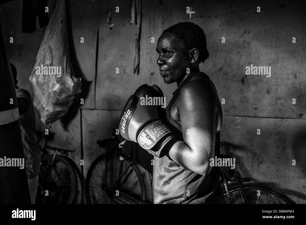 African Boxing Ropes Boxing in Katanga area, Kampala, Uganda, Africa Stock Photo - Alamy