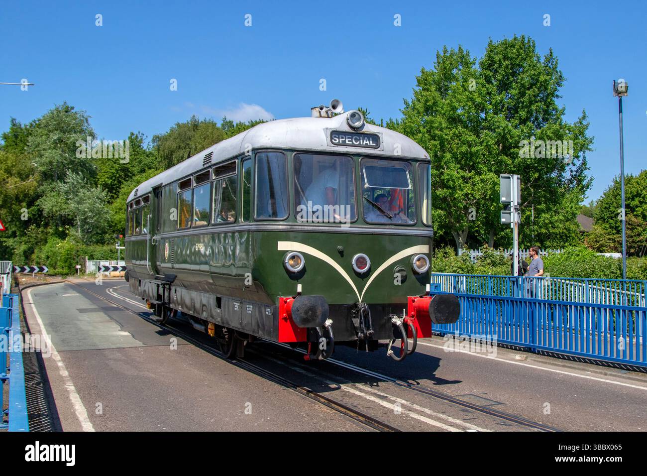 British rail travel 1950s hi-res stock photography and