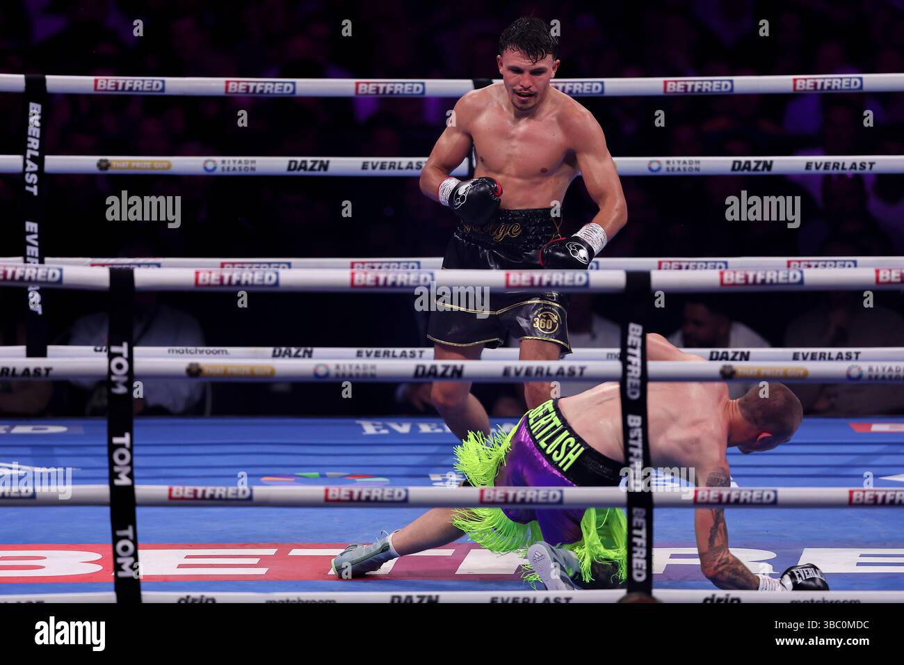Copper Box Arena, London, UK. 17th May, 2025. WBA Intercontinental ...