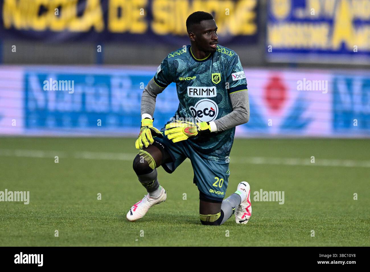 Castellamare di Stabia, Italy. 17th May, 2025. Demba Thiam of SS Juve Stabia during the Serie B match between SS Juve Stabia and Palermo FC at Stadio Romeo Menti, Castellammare di Stabia, Italy on May 17, 2025. Credit: Nicola Ianuale/Alamy Live News Stock Photo