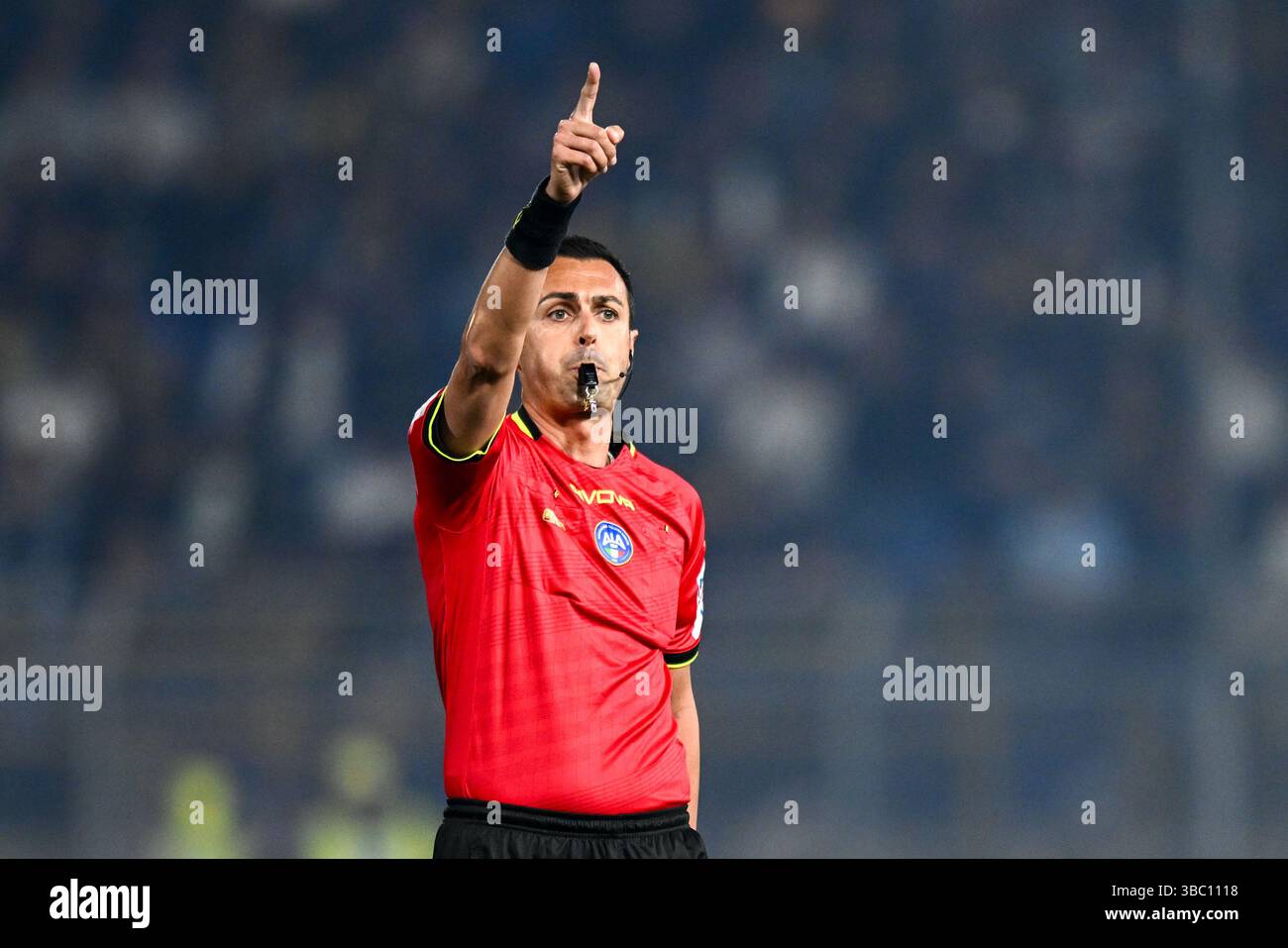 Castellamare di Stabia, Italy. 17th May, 2025. Referee Marco Di Bello during the Serie B match between SS Juve Stabia and US Salernitana at Stadio Romeo Menti, Castellammare di Stabia, Italy on April 5, 2025. Credit: Nicola Ianuale/Alamy Live News Stock Photo