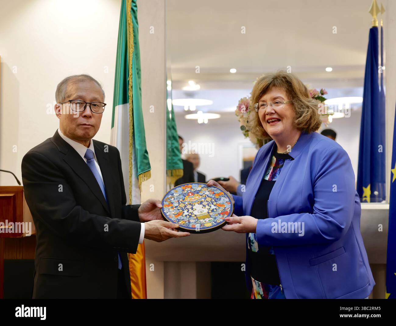 (250518) -- DUBLIN, May 18, 2025 (Xinhua) -- Li Hongzhong, a member of the Political Bureau of the Communist Party of China Central Committee and vice chairman of the National People's Congress Standing Committee, meets with Maria Byrne, Leas-Chathaoirleach (deputy chairperson) of Seanad, the upper house of the Irish parliament, in Dublin, Ireland, May 15, 2025.  Li paid a visit to Ireland from Wednesday to Saturday with a Chinese delegation. (The Houses of the Oireachtas/Handout via Xinhua) Stock Photo