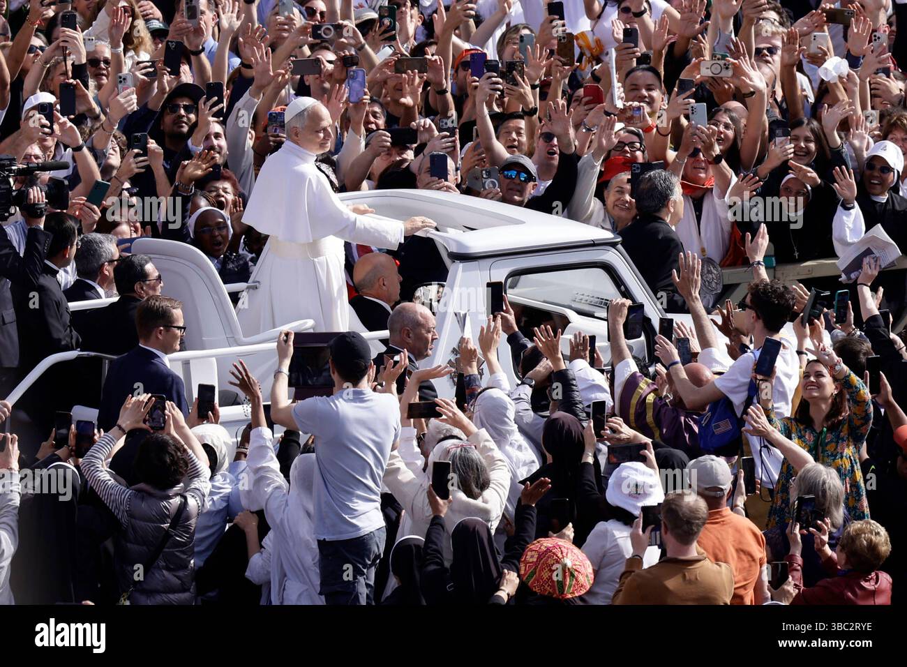 The Pope Rode Holy Mass for the Beginning of the Pontificate of Pope Leo XIV Holy ...