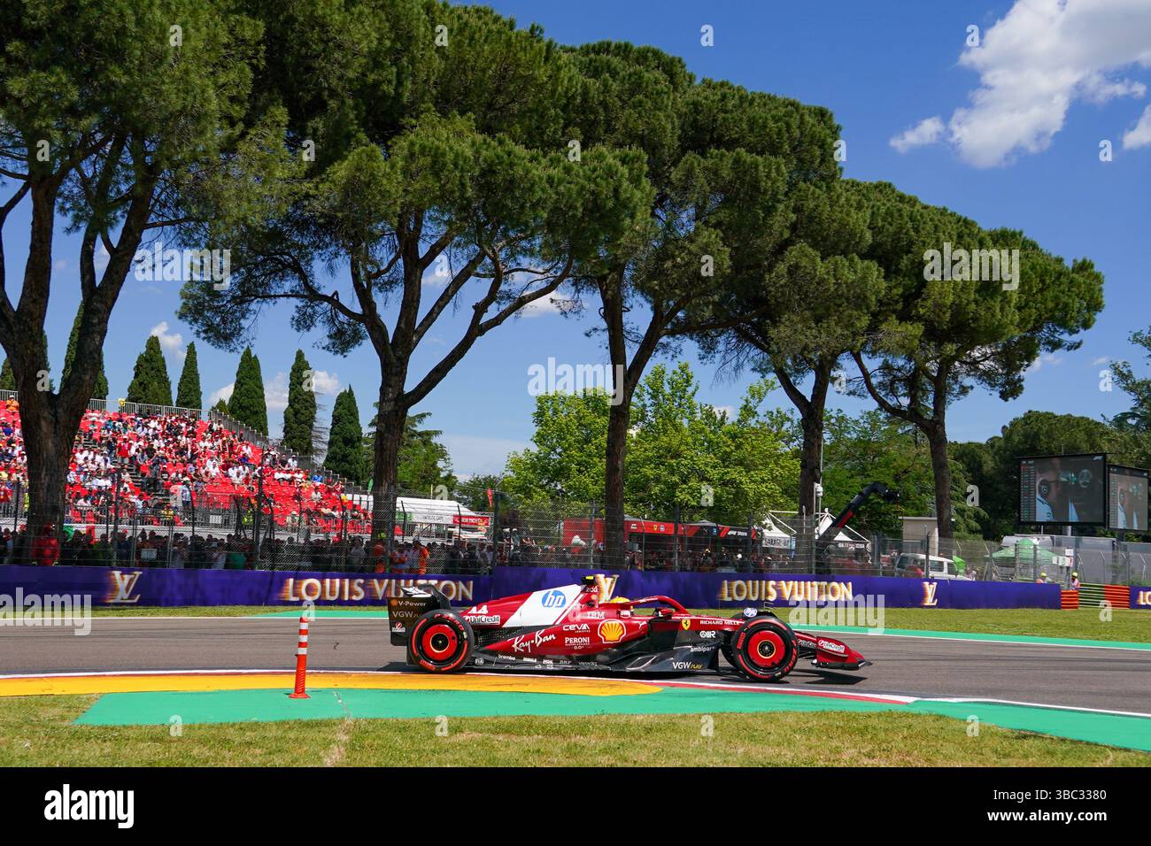 Imola, Italy. 18/20/2025. Lewis Hamilton, Formula 1 AWS Gran Premio del Made in Italy e dell'Emilia-Romagna 2025.Credit: Alessio Morgese Ag. Foto MorAle / Emage / Alamy live news Stock Photo