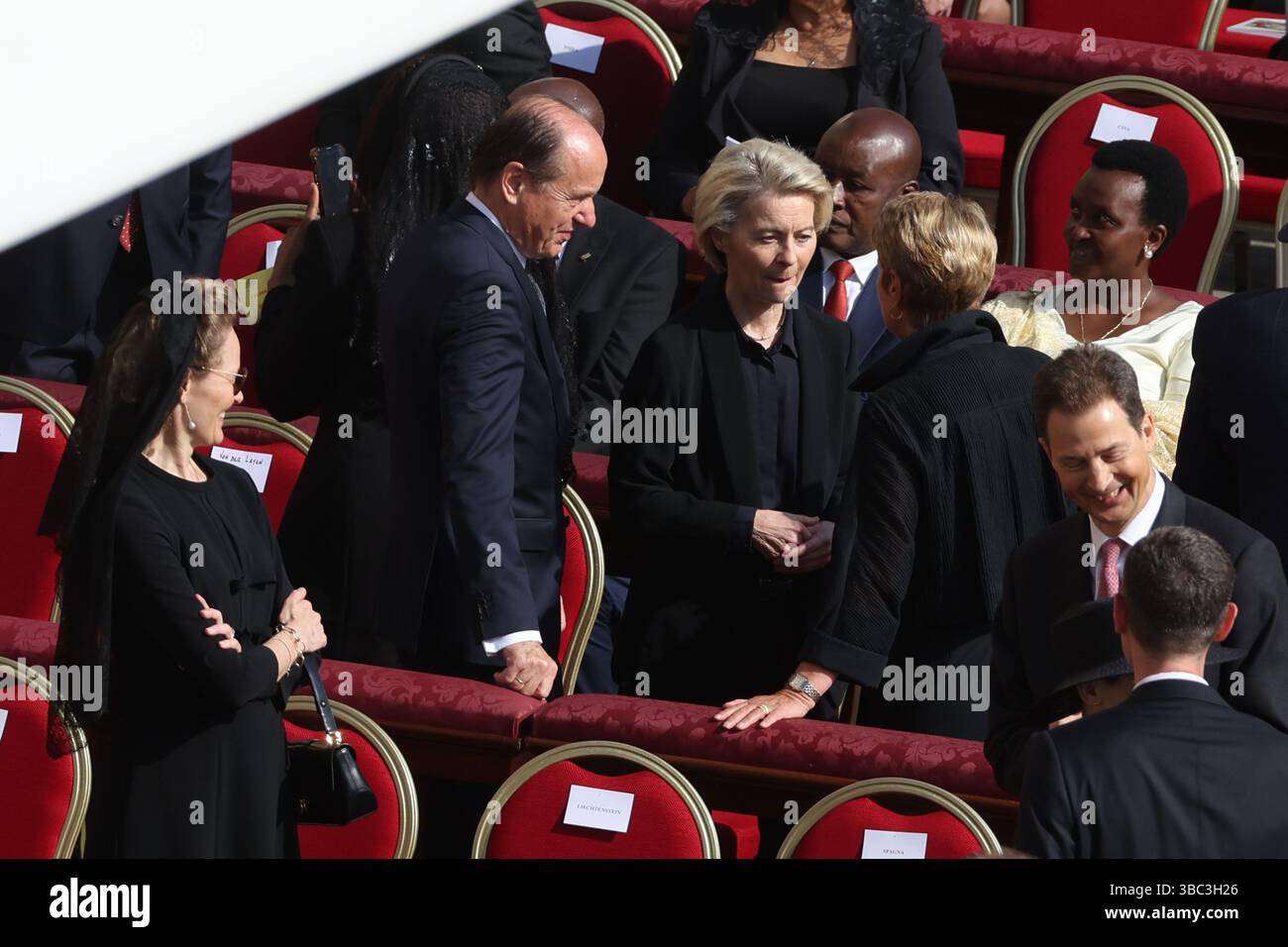 Rome, Italy. 18th May, 2025. Rome, Rite of Enthronement of Pope Leo XIV - installation ceremony and beginning of pontificate, In the photo: Ursula Von Der Leyen with her husband Heiko Credit: Independent Photo Agency/Alamy Live News Stock Photo